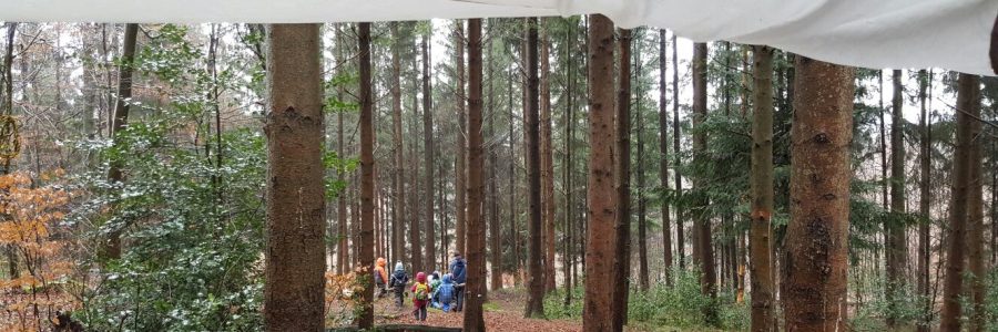 Regen, Matsch und Spielerei